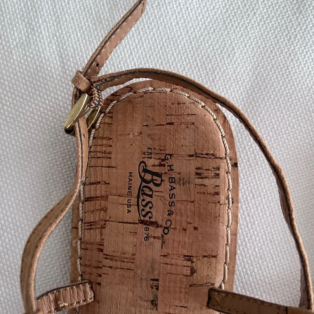 Bass Women's Tan Beaded T‑Strap Sandals Size 9 1/2 NWOT - Picture 3 of 5